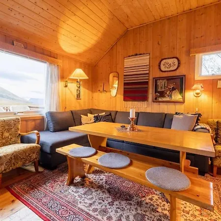 Peaceful Cabin Retreat In The Norwegian Mountains Ulsteinvik Exterior photo